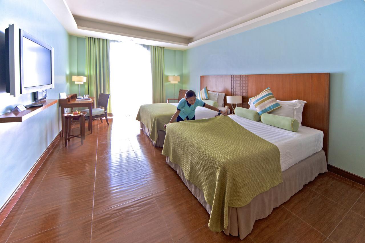 The Lighthouse Marina Resort Olongapo Exterior photo