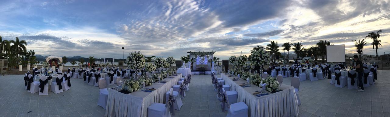 The Lighthouse Marina Resort Olongapo Exterior photo