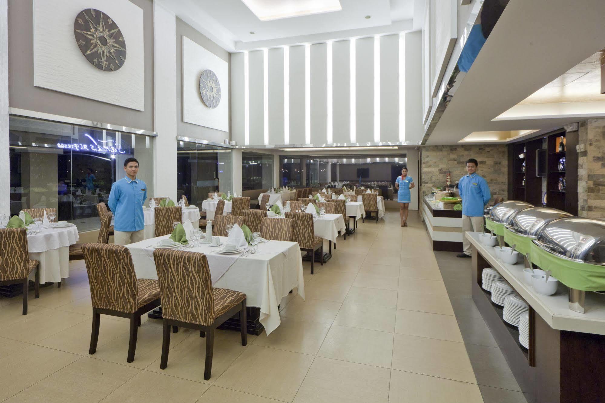 The Lighthouse Marina Resort Olongapo Exterior photo