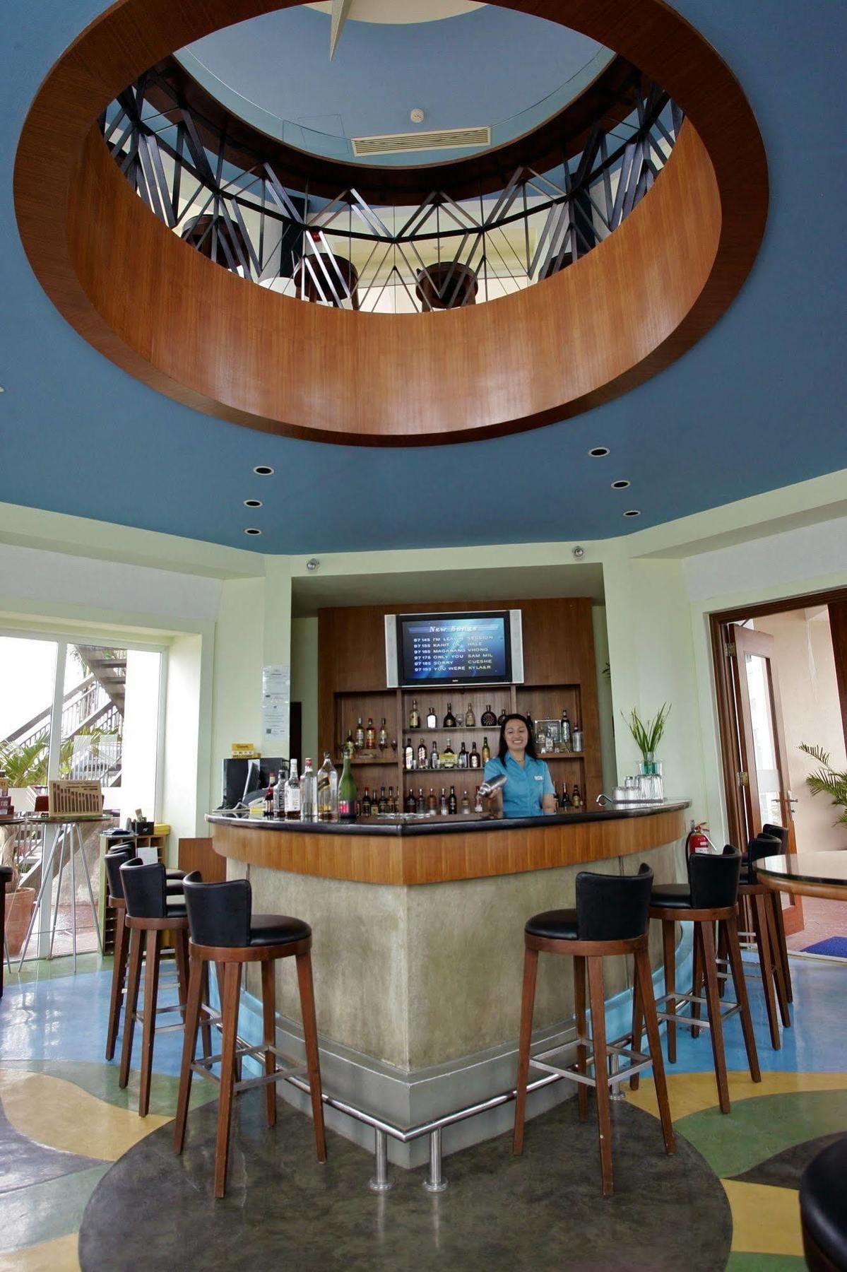The Lighthouse Marina Resort Olongapo Exterior photo
