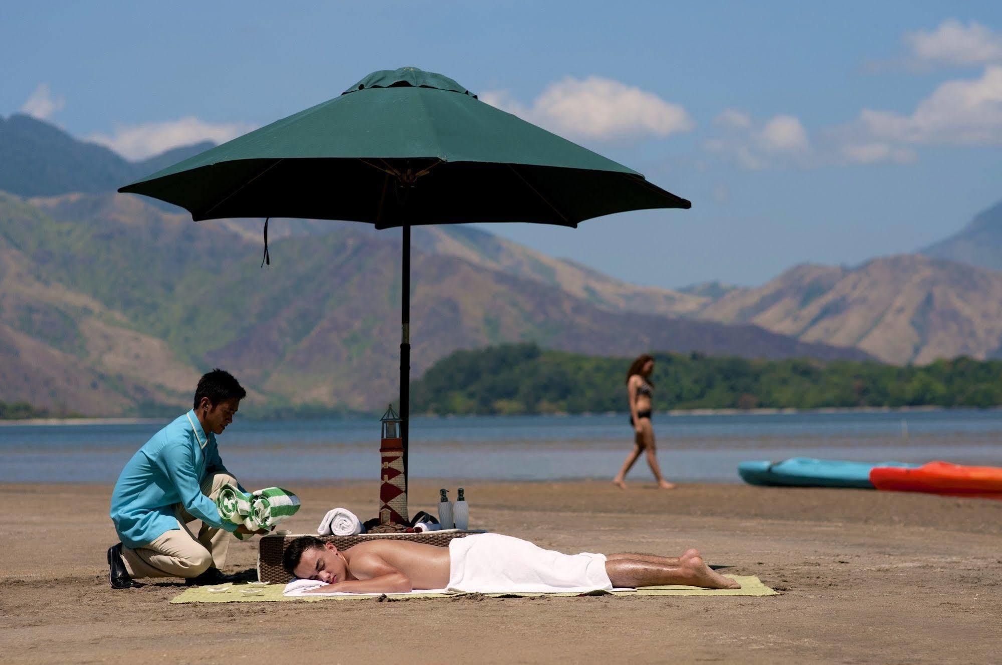 The Lighthouse Marina Resort Olongapo Exterior photo